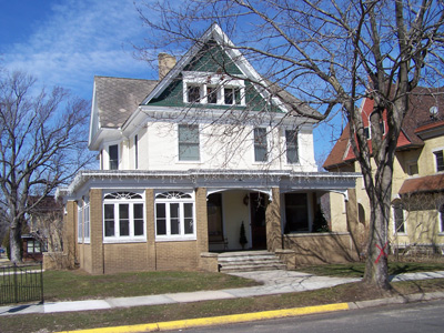 1904 Cross Gabled Victorian House